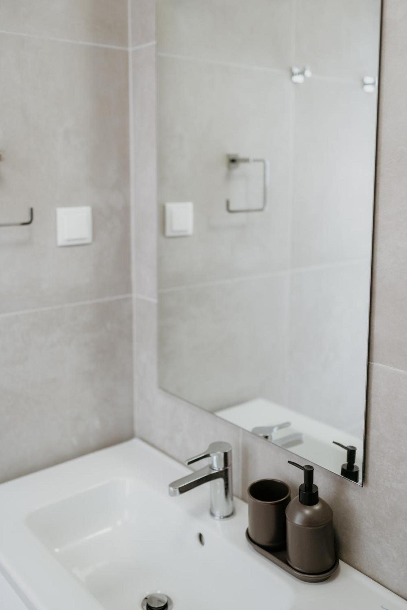 Mary Orange - No 236 Rc D - Contemporary Two-bedroom Haven Appartement
