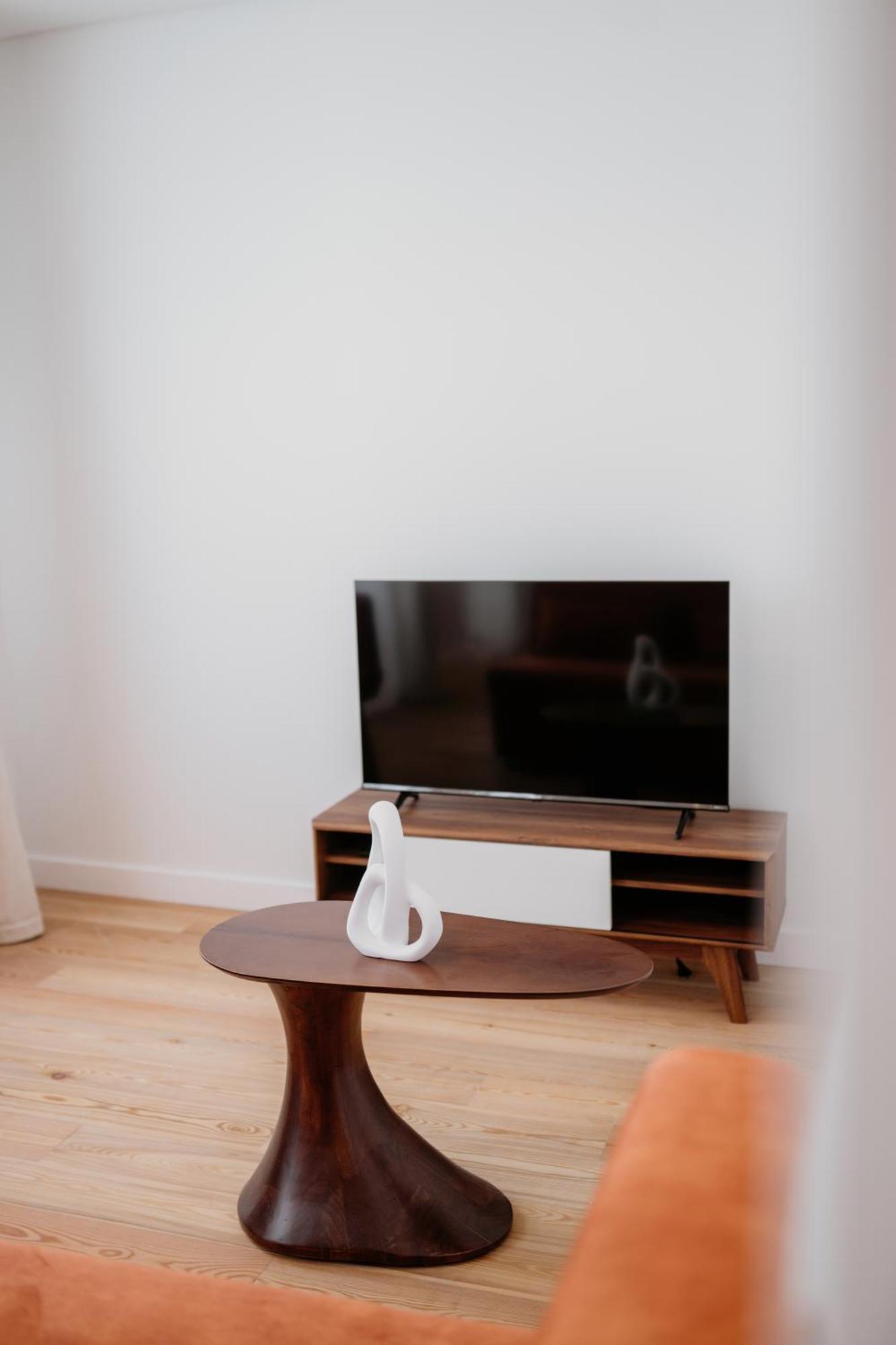 Mary Orange - No 236 Rc D - Contemporary Two-bedroom Haven Appartement Lissabon